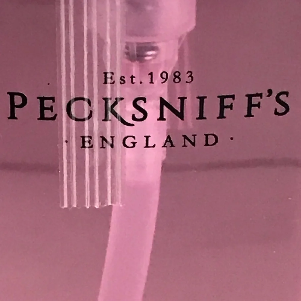 NWT - PECKSNIFF